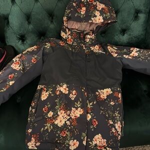 Girls North Face winter jacket sz Medium